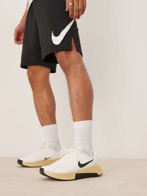 Nike Training MC Trainer 3 sneakers