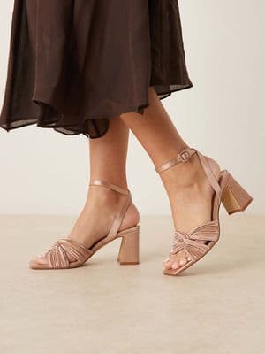 Be Mine Bridal Divaa plissé block heeled sandals