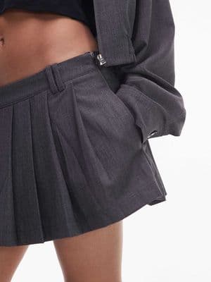 NIA Fennel pleated skort