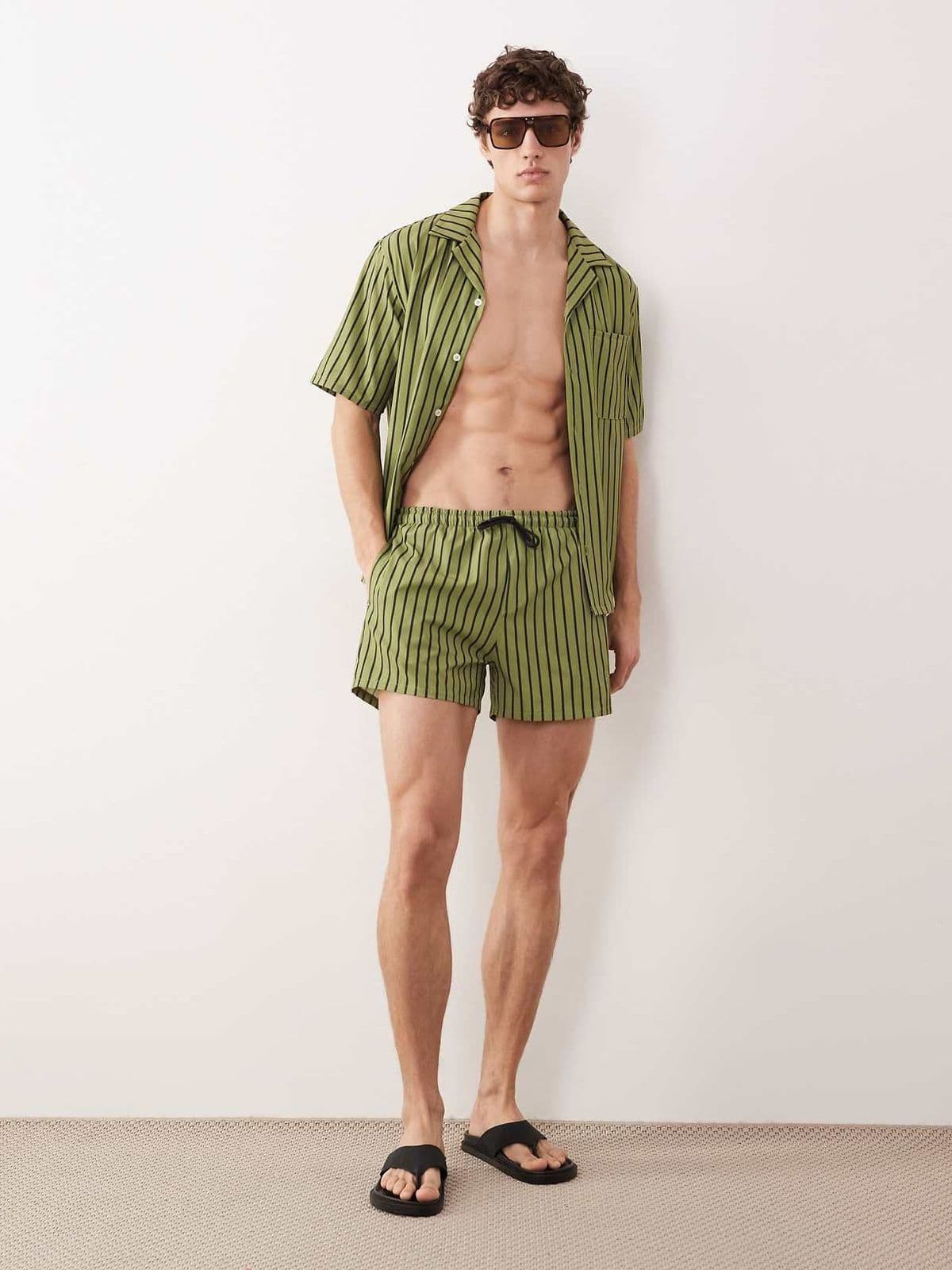 ASOS product image 638142e8c0f8