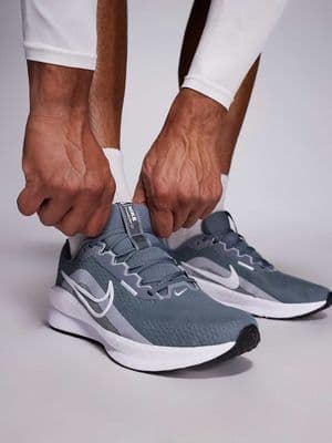 Nike Downshifter 13 running sneakers