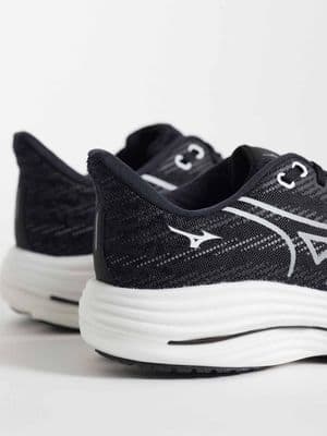 Mizuno Wave Rider 29 running sneakers