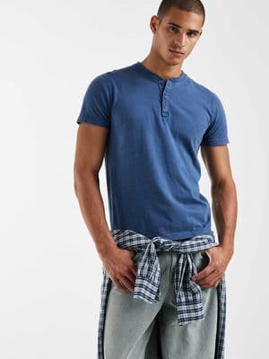 Hollister short sleeve henley T-shirt