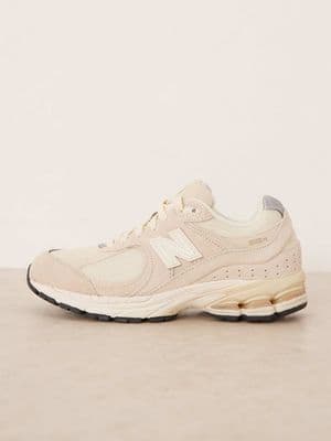 New Balance 2002 unisex sneakers