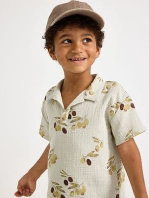 Short-sleeved shirt