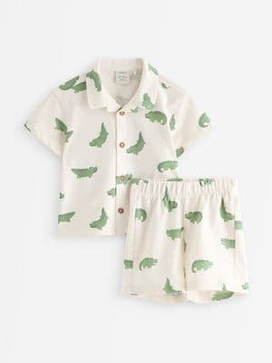 Set with shirt and shorts