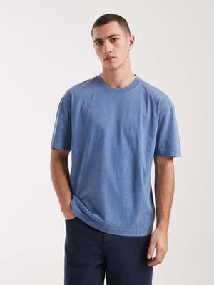 Hollister elevated chest logo t-shirt