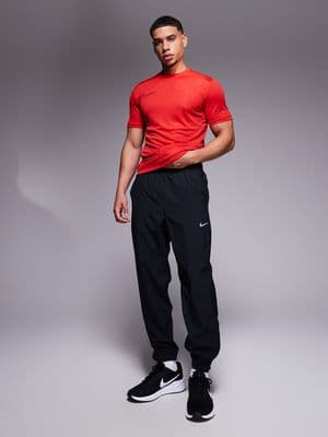 Nike Training Form Dri-FIT tapered sweatpants